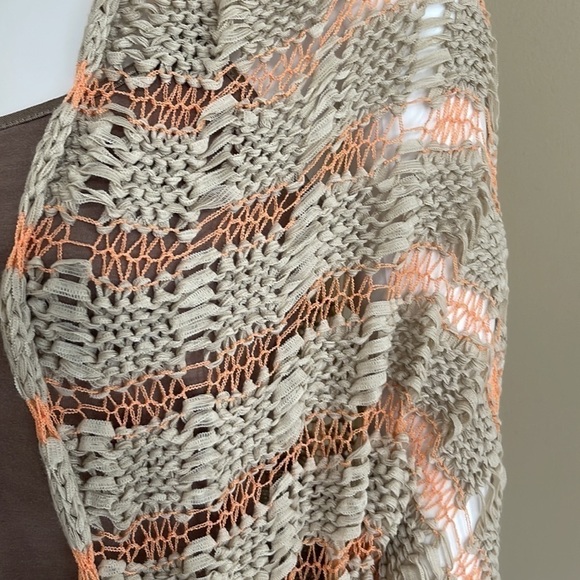 Lumiere Opened Front Drapy Open Knit Cardigan. Size Medium/Large. P/3/A1376 - Picture 2 of 8